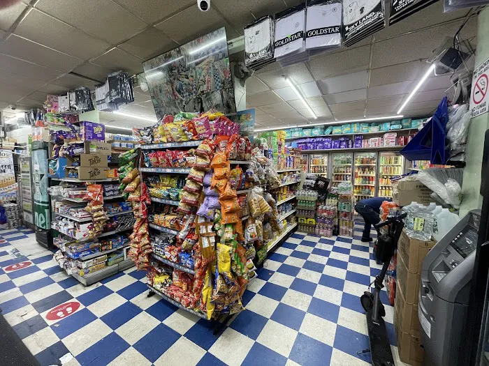 Ciara's Deli Grocery Picture 9