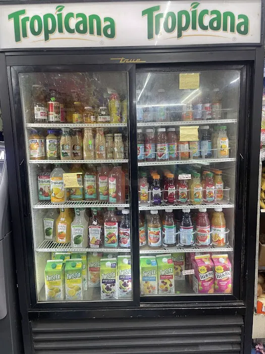 Ciara's Deli Grocery Picture 10