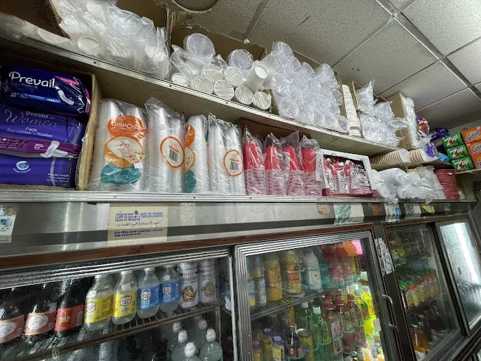 Ciara's Deli Grocery Picture 3
