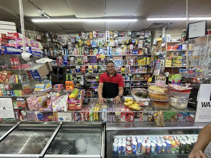 Ciara's Deli Grocery Picture 6