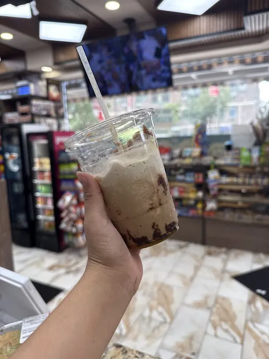 Delicious Cafe (Deli, Grocery & Restaurant ) Halal Picture 4