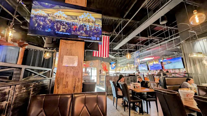 Hook & Reel Cajun Seafood & Bar Picture 1