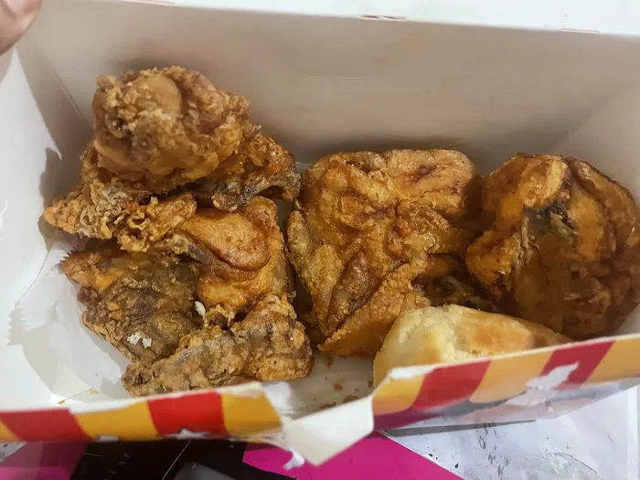 Kennedy Fried Chicken & Pizza Picture 4