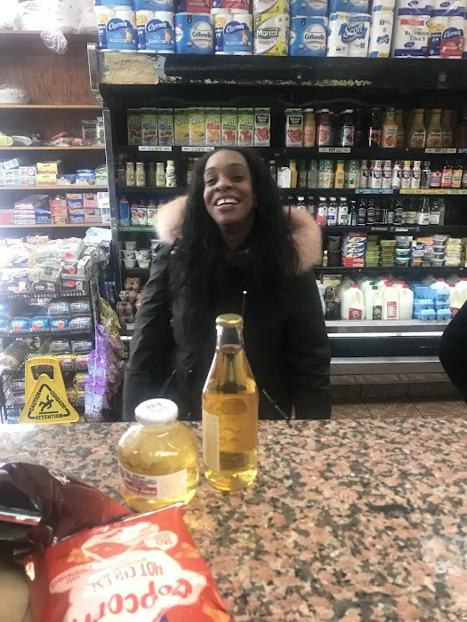 574 Marcy Deli Picture 7