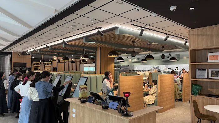 W Food Court Picture 3