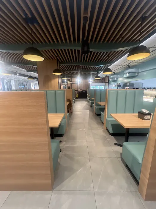 W Food Court Picture 4