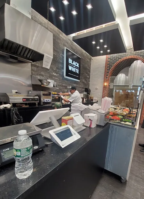 Black & White Kosher Bakery Picture 6