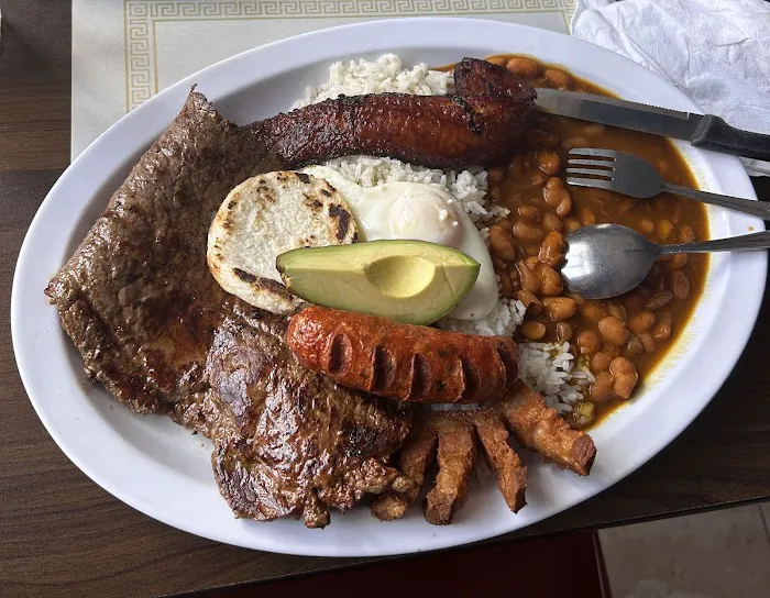 EL COCINERITO COLOMBIANO Picture 2