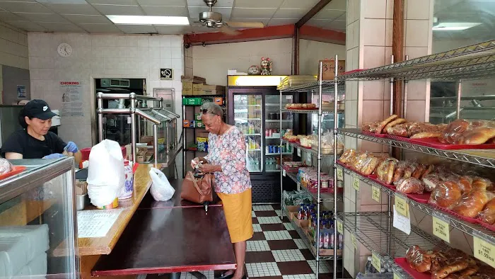 Max Bakery & Restaurant Picture 6