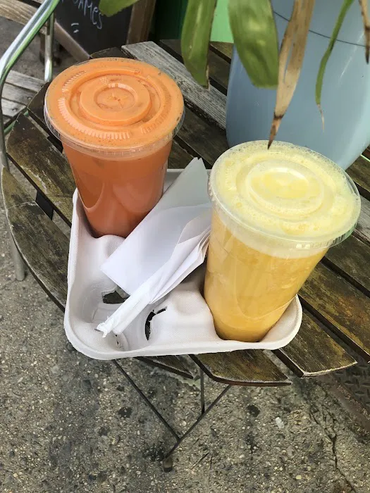 Fruit Paradise Natural Juice Bar & Deli Picture 2