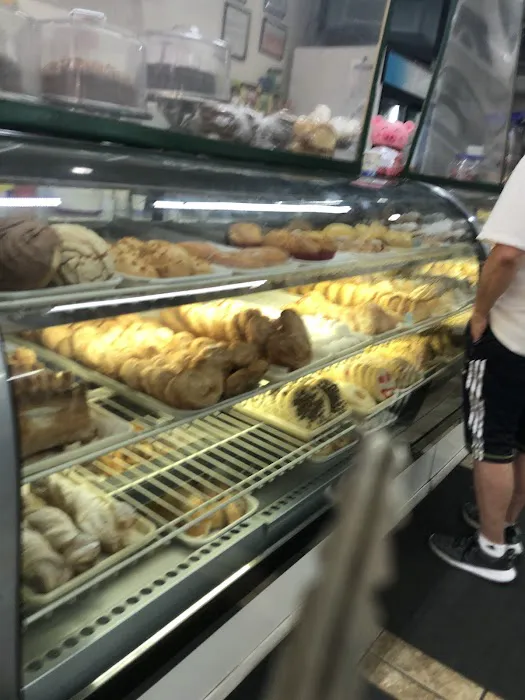 La Nueva 90 Bakery Picture 4