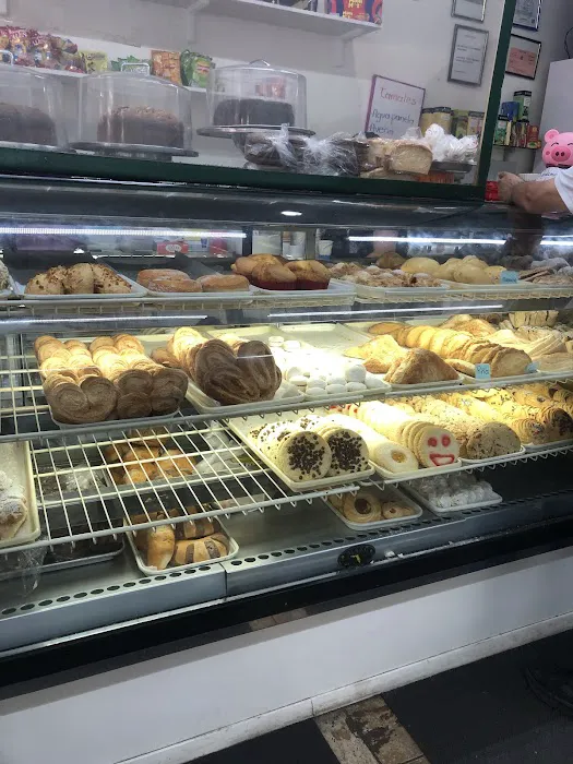 La Nueva 90 Bakery Picture 3