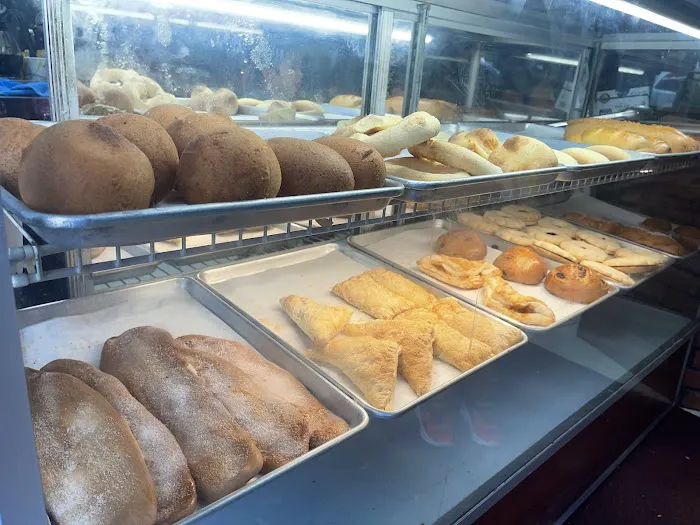 La Montaña Bakery Y Empanadas Picture 1