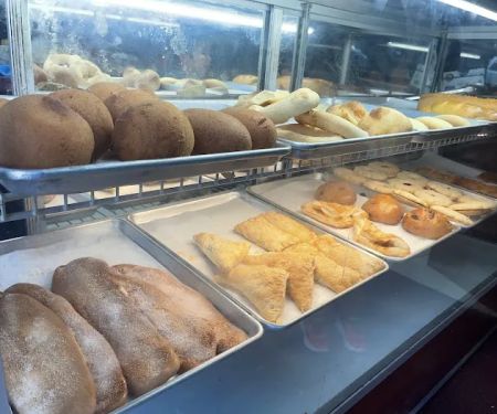 La Montaña Bakery Y Empanadas