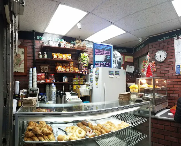 La Montaña Bakery Y Empanadas Picture 9