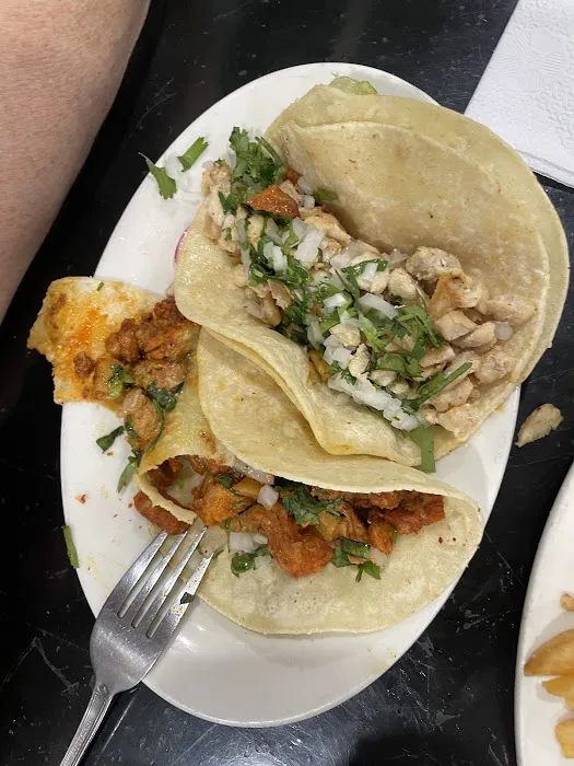 Tacos pizza familia guzman Picture 1