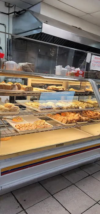 Cafe y Algo Mas Picture 6