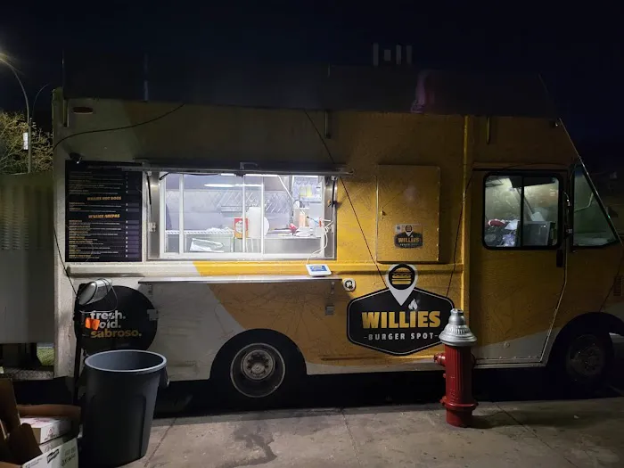 WILLIE'S BURGER SPOT Picture 10