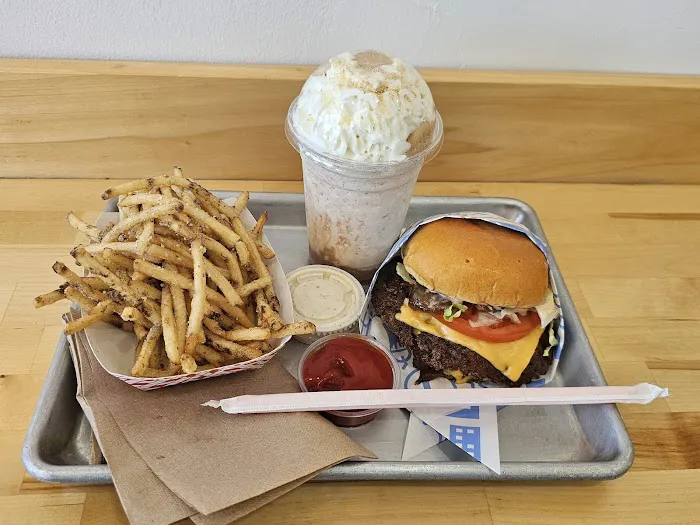 Burger Queens Picture 2