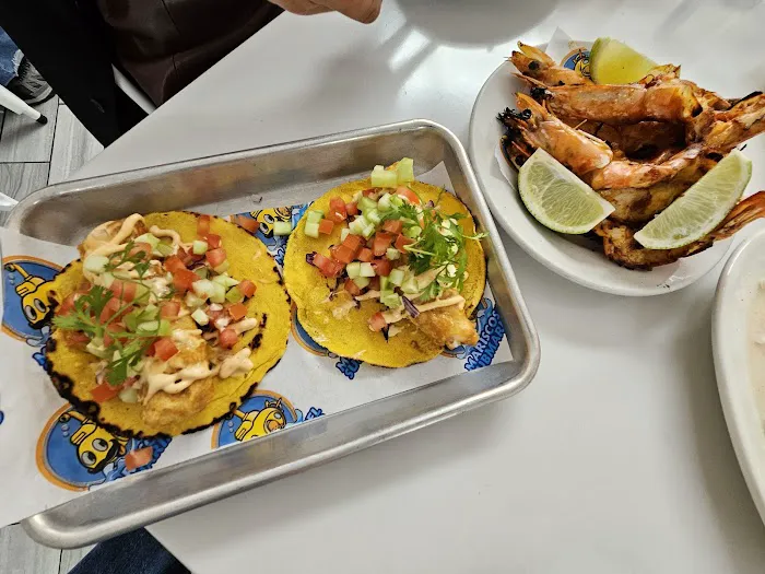 Mariscos El Submarino Picture 8