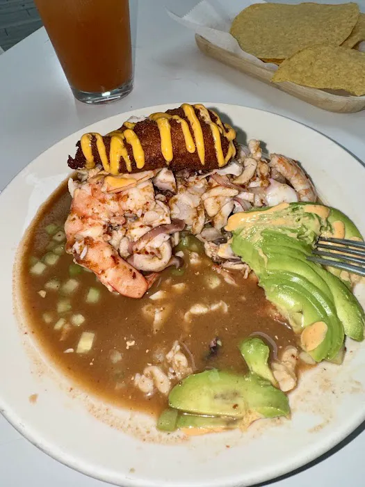 Mariscos El Submarino Picture 10