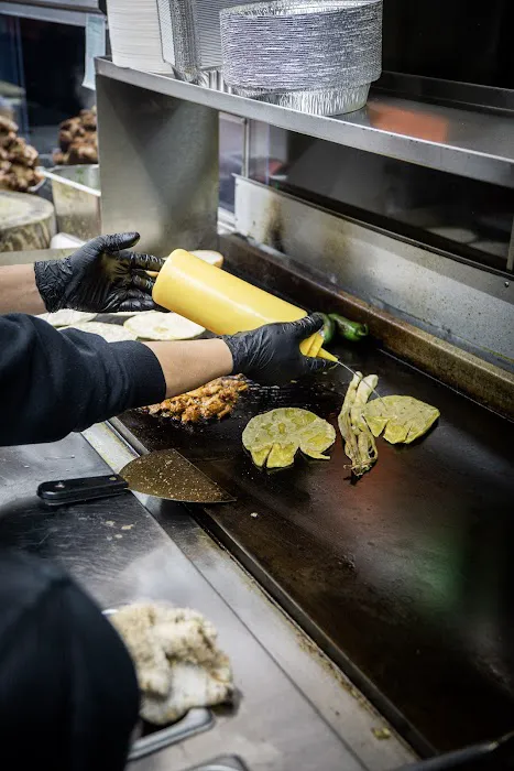 Tacos El Lobo Picture 2
