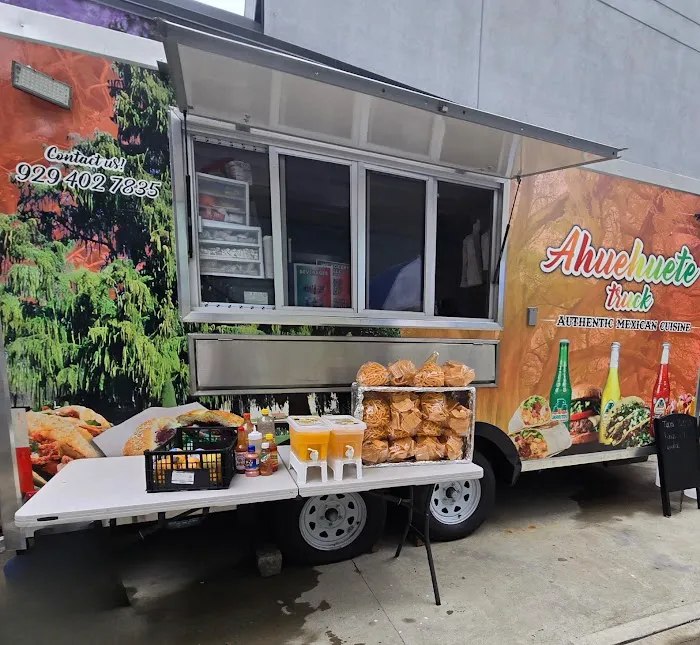 Ahuehuete-food truck Picture 1