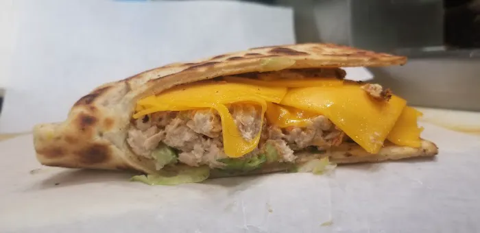 Day & Night Deli Picture 1