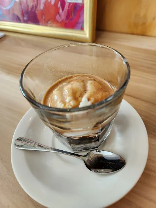 Cafe Ornithology Picture 8