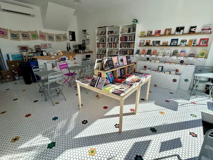 Hive Mind Books & Coffee Shop Picture 9