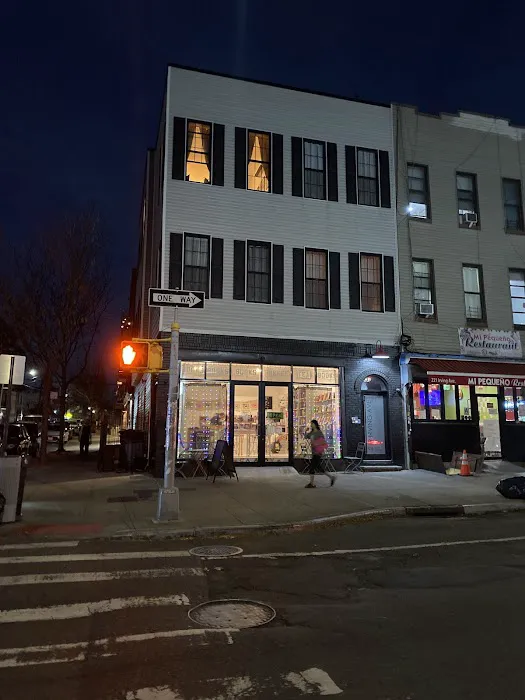 Hive Mind Books & Coffee Shop Picture 6
