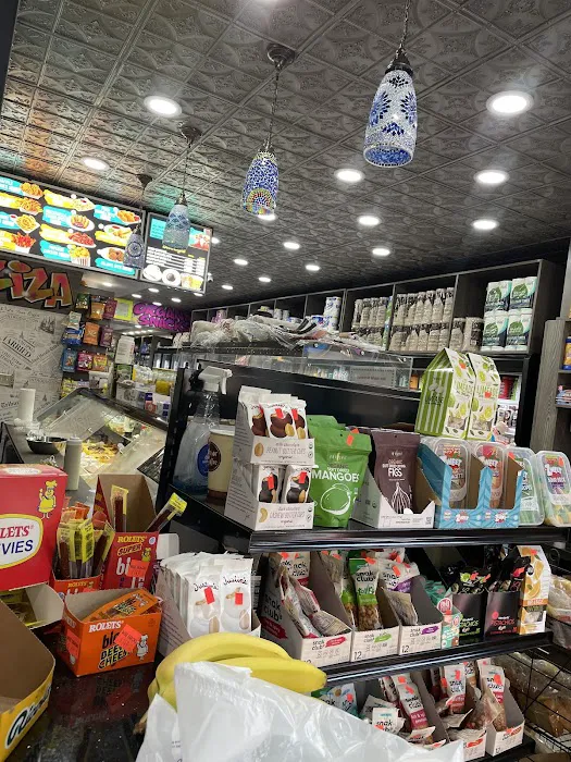 La Ziza Deli & Grill Picture 5