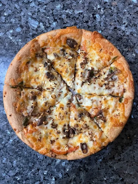Singas Famous Pizza Picture 4