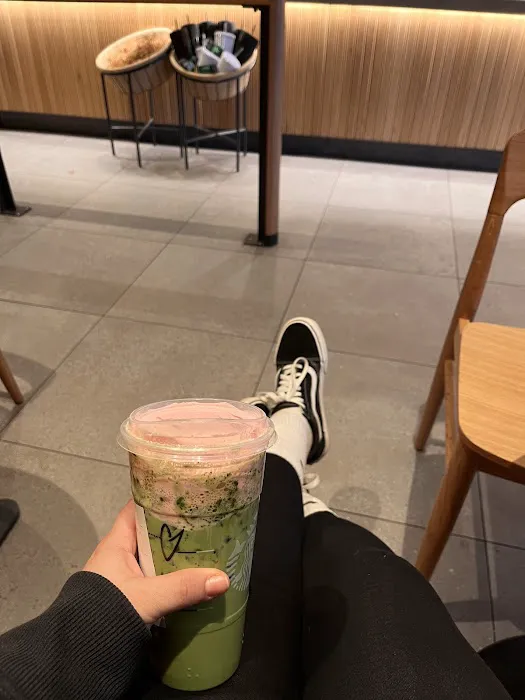 Starbucks Picture 2