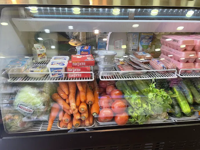 R&E Deli Corp Picture 3
