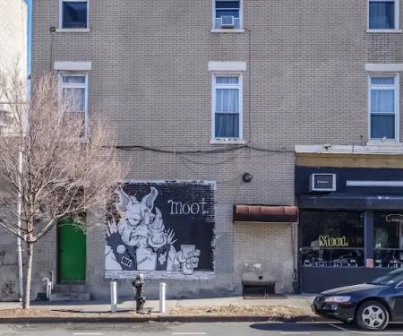 Moot Bar