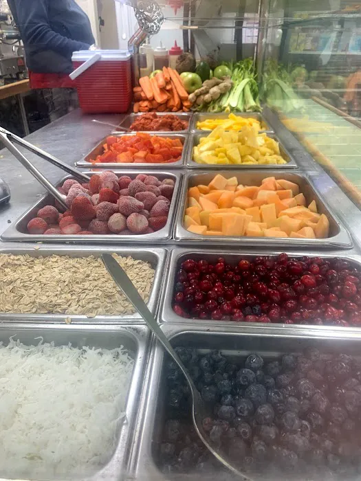 Bon Bon Juice Bar & Grill Picture 3