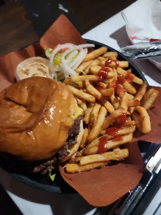 Glenroy Lunch & Tavern Inc Picture 10