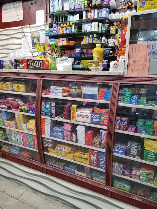 Walton Avenue Deli Picture 6