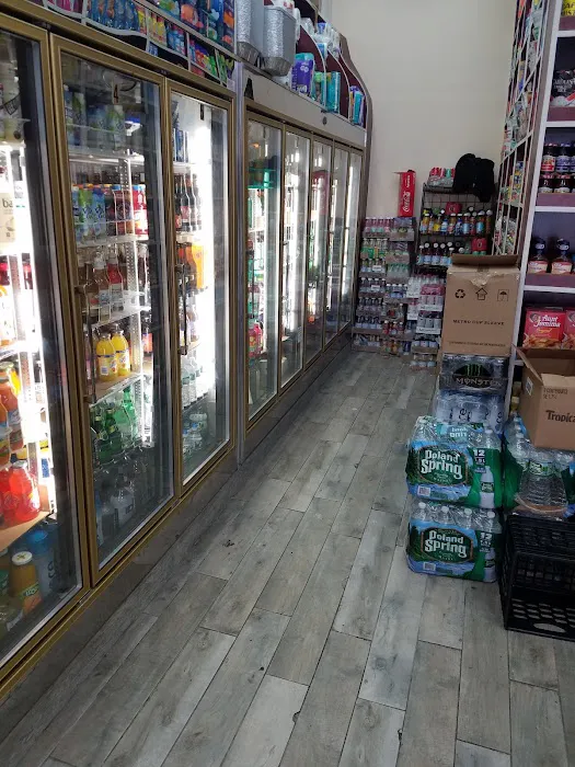 Walton Avenue Deli Picture 9