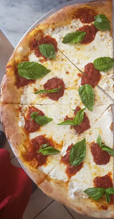 Courtland Pizzeria Picture 4