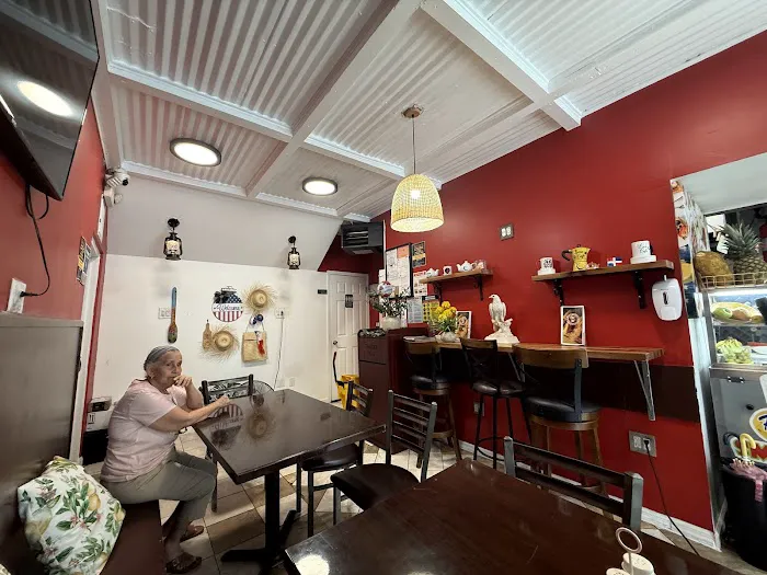 Luna Cafe Picture 4