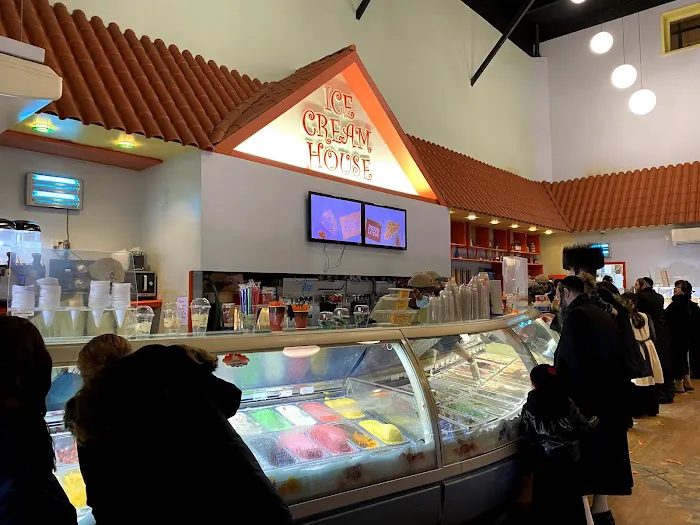 Ice Cream House Picture 2