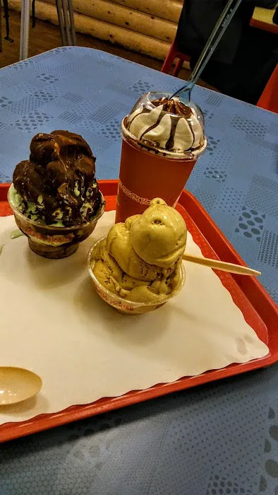 Ice Cream House Picture 6