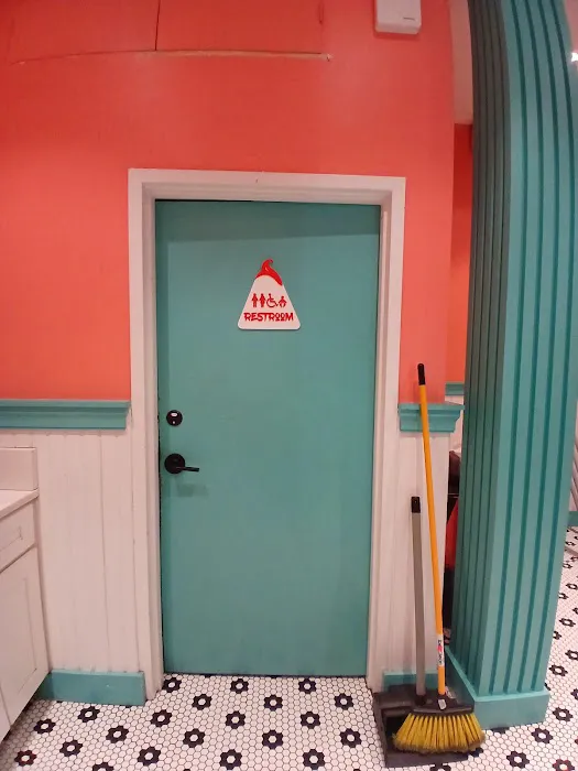 Ice Cream House Picture 8