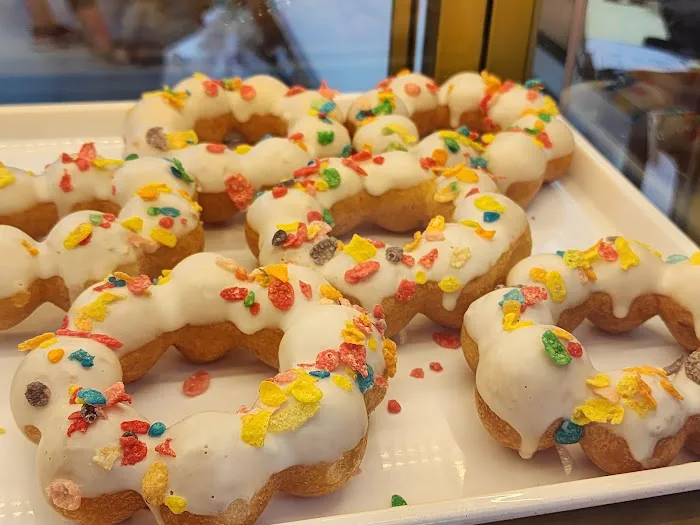 Rainbow Cakes & Donuts Picture 3