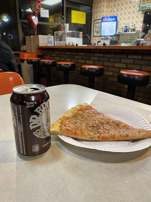 John's Pizzeria Picture 2