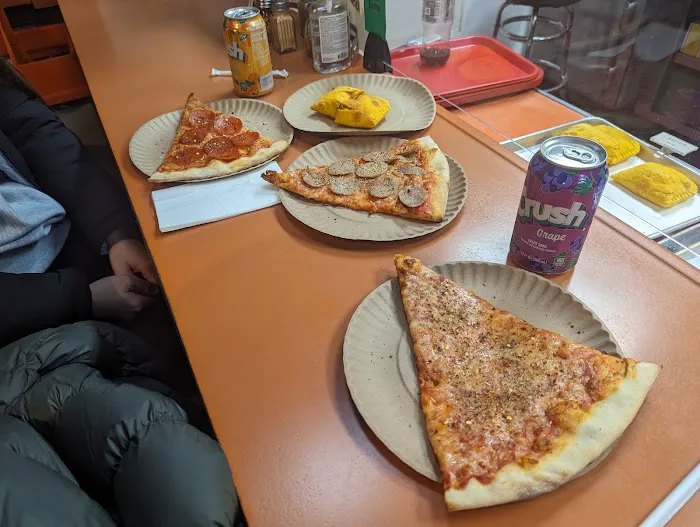 John's Pizzeria Picture 3