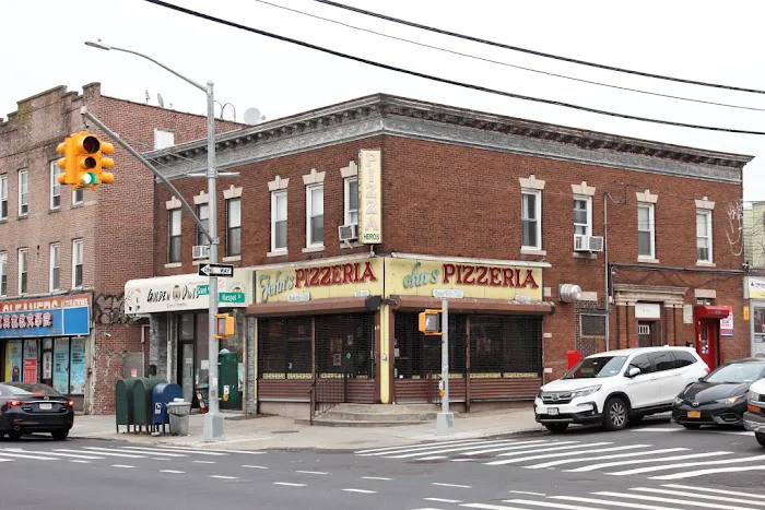 John's Pizzeria Picture 4