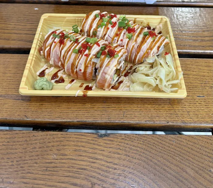Golden Owls Sushi and Noodles Picture 1